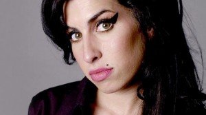 Como passar um delineador passo a passo